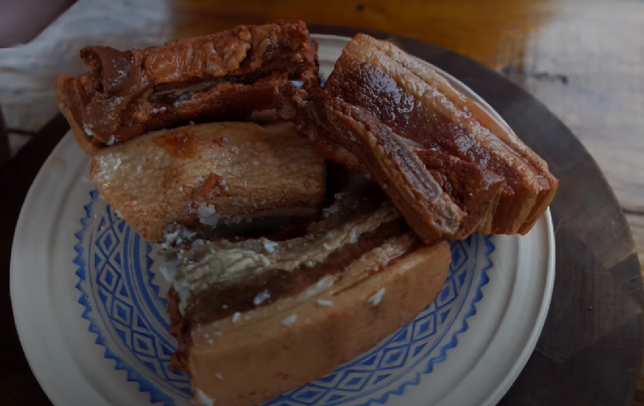 Сало по-гуцульски: старинный рецепт ароматной закуски на зиму